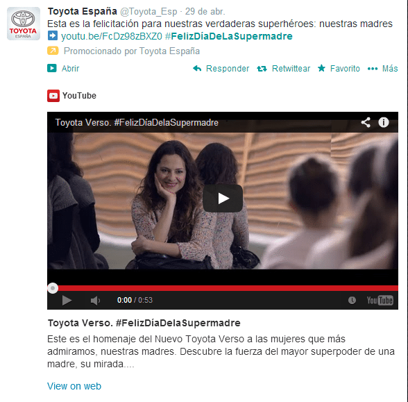 Tuit patrocinado de Toyota por el Día de la Madre